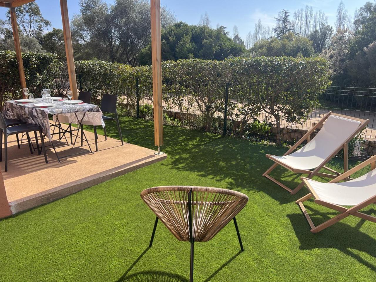 Residence Hoteliere Les Hameaux De Saint Cyprien Appartement 2 Chambres Леччи Екстериор снимка