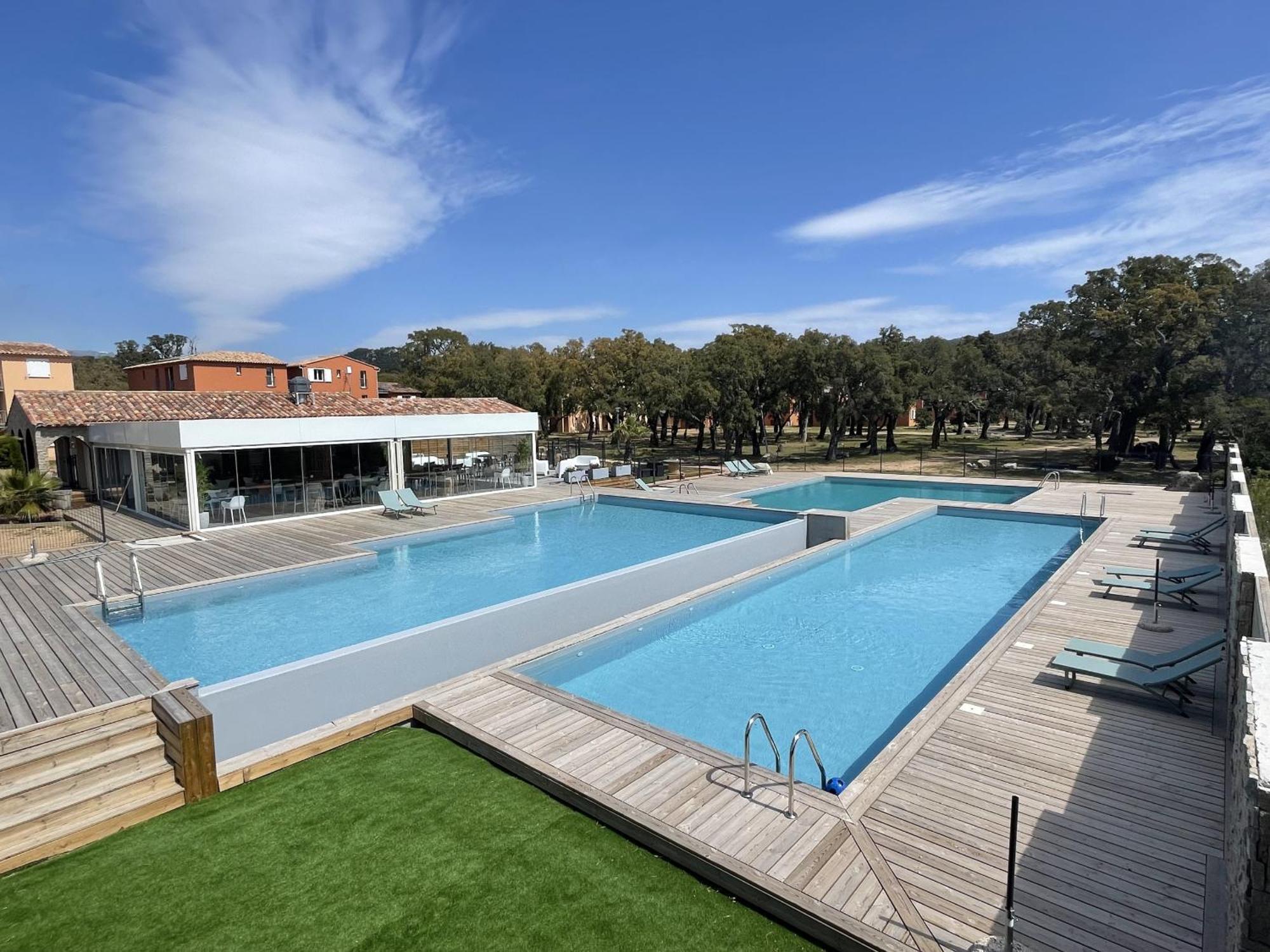 Residence Hoteliere Les Hameaux De Saint Cyprien Appartement 2 Chambres Леччи Екстериор снимка