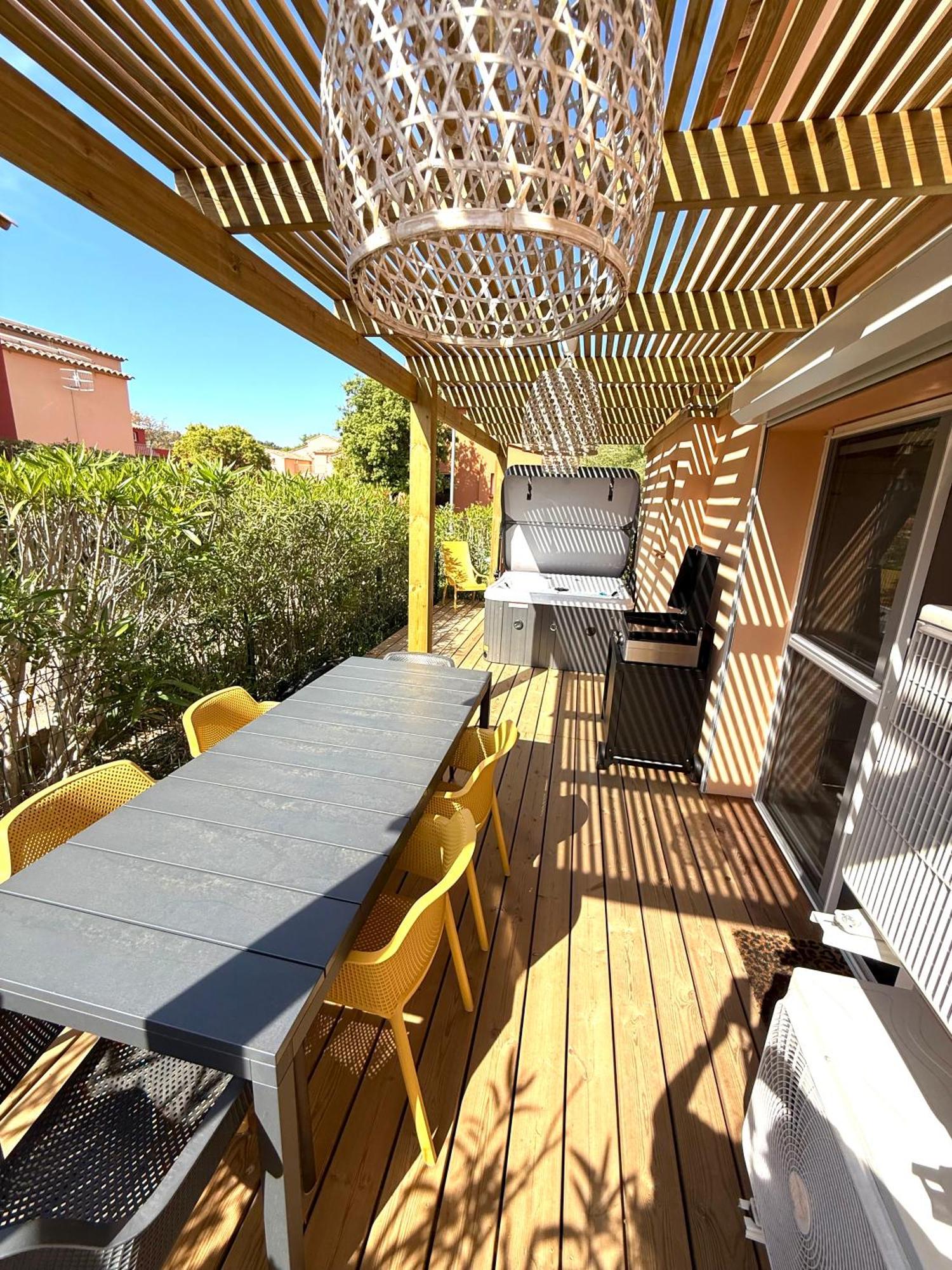 Residence Hoteliere Les Hameaux De Saint Cyprien Appartement 2 Chambres Леччи Екстериор снимка